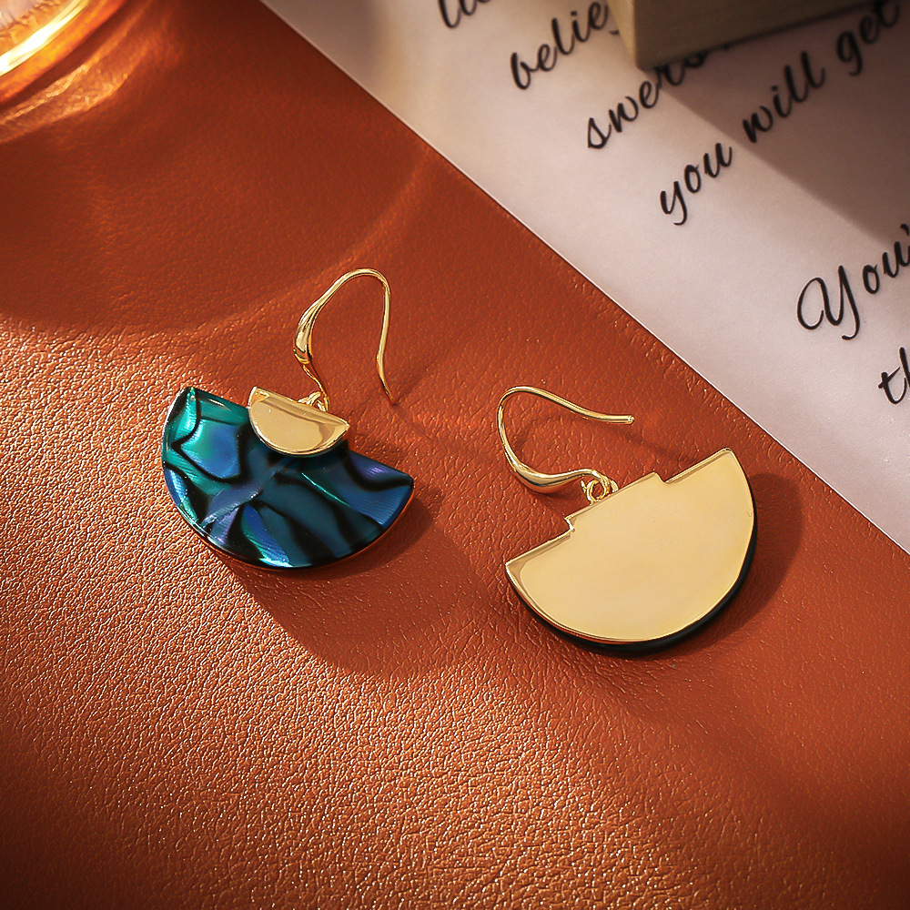 Pendientes de aro en forma de abanico con brillo fluido, estilo retro de alta gama, moda elegante y sofisticada, diseño exclusivo y ganchos para oreja. - Image 4