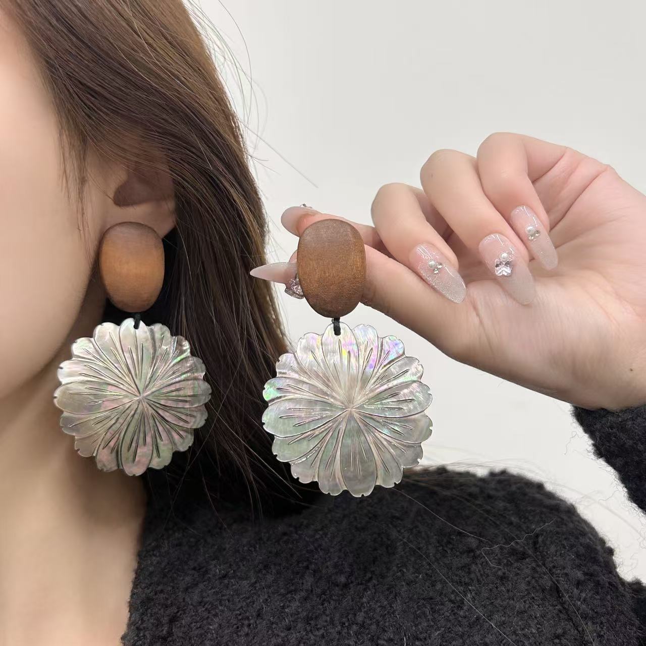 Pendientes MONIES de concha negra natural, diseño exclusivo, estilo lujo discreto, con sensación de alta gama, pendientes de madera para