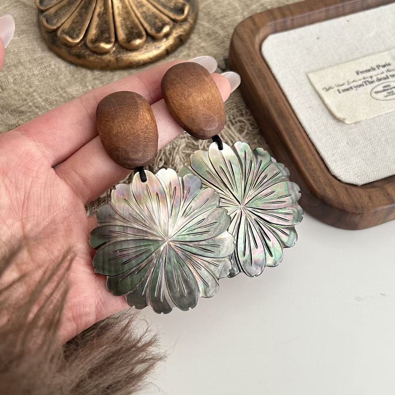 Pendientes MONIES de concha negra natural, diseño exclusivo, estilo lujo discreto, con sensación de alta gama, pendientes de madera para - Image 3